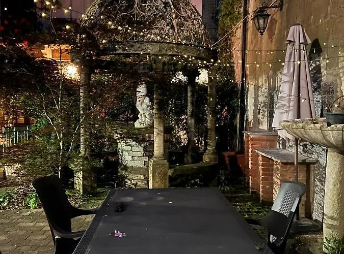 Monastero 펜션 아로나
